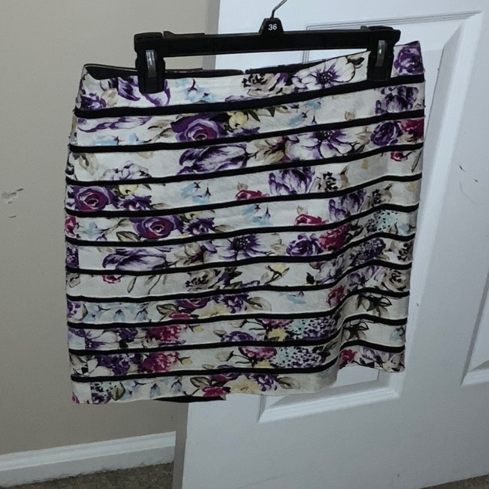 White House Black market floral mini skirt